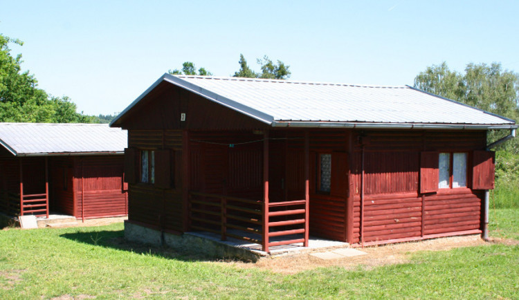 Pozor na zloděje v kempech. Kradou v chatách i přímo ze stanu