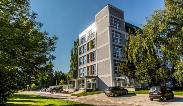 Domov pro seniory v Jablonci dnes kvůli koronaviru zakázal návštěvy