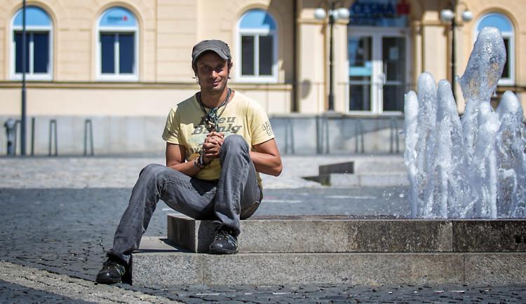 (NE)OBYČEJNÍ: Dříve model, pak bezdomovec. Teď se Martin z Hrádku odrazil ode dna