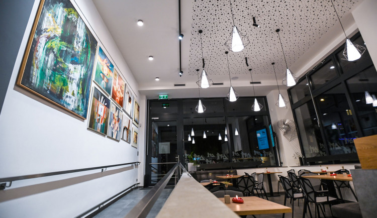 Vernisáž Jiřího Salajky představí abstraktní malbu