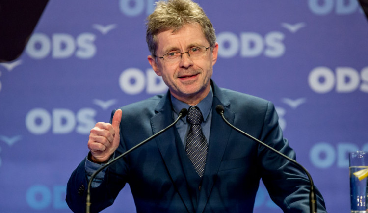 Na Tchaj-wan doprovodí Vystrčila 90členná delegace