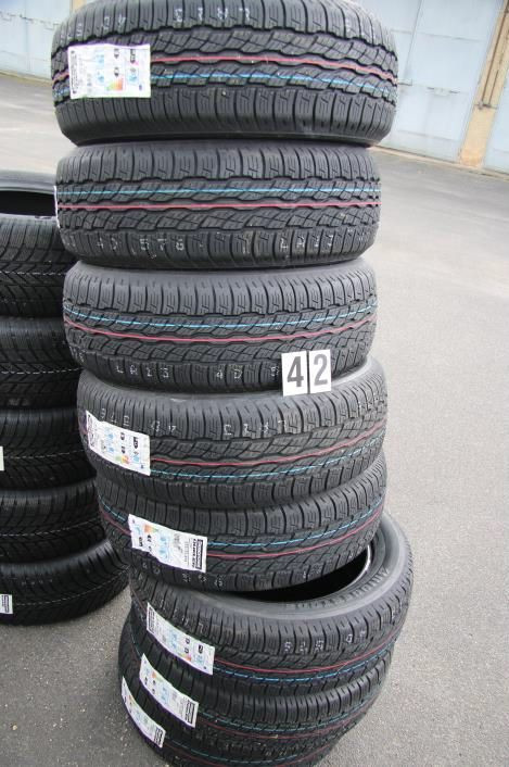 Gang kradl zcela nové pneumatiky ve velkém