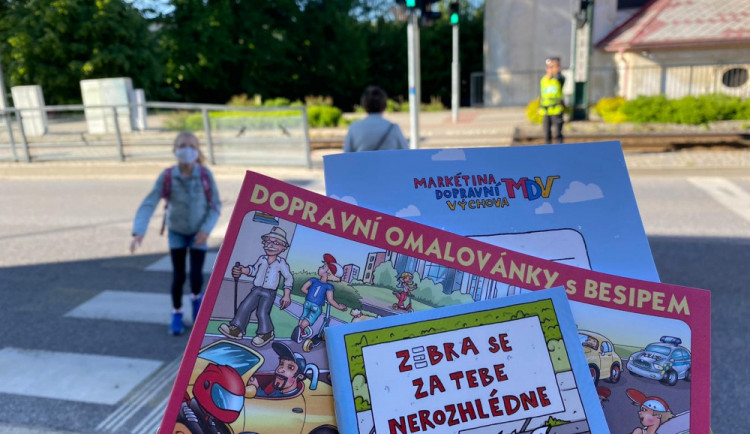 Děti se dopravují do školy výrazně jinak než jejich rodiče