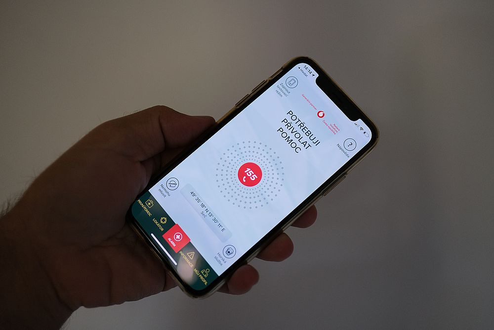Aplikace záchranka teď nově umí spojit člověka v nouzi videohovorem se záchranáři