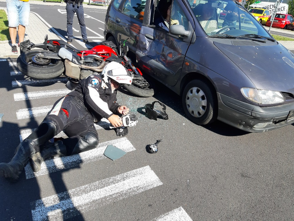 Záchranáři dnes představili aplikaci, která jim umožňuje být na místě nehody ještě před faktickým příjezdem
