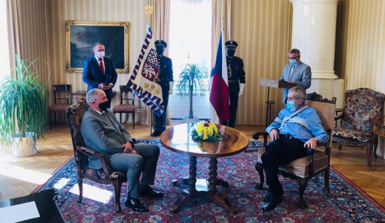 Prezident jmenoval Prymulu ministrem zdravotnictví.