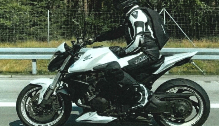 Přes noc zmizely v Harrachově motorky. Škoda přesáhla půl milionu