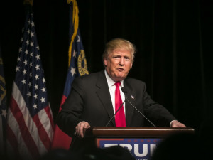 Tisk obvinil Trumpa z neplacení daní, ten informaci popřel