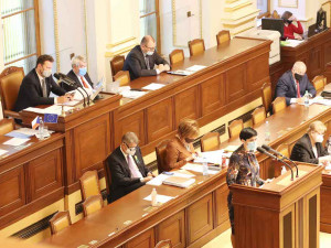 Dnešní jednání v poslanecké sněmovně.