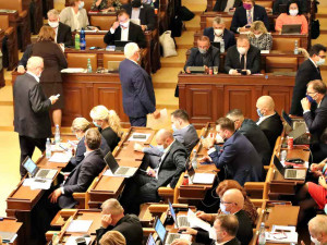 Dnešní jednání v poslanecké sněmovně.