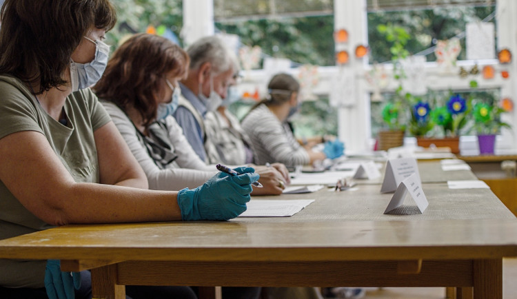 V Česku začal druhý den letošních voleb.