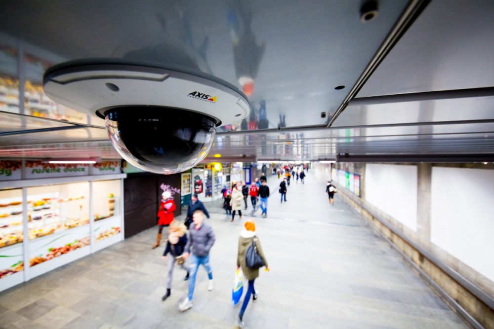 Vadí vám nepořádek v okolí? Řekněte starostovi, kameru lze vyhrát zdarma