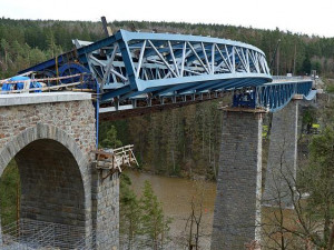 Výměna částí mostu most v Pňovanech a zavěšená lávka pro pěší i cyklisty má Cenu Patria Nostra