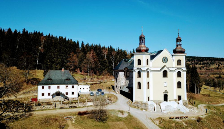 Barokní kostel v Neratově v Orlických horách získal cenu Patria Nostra.