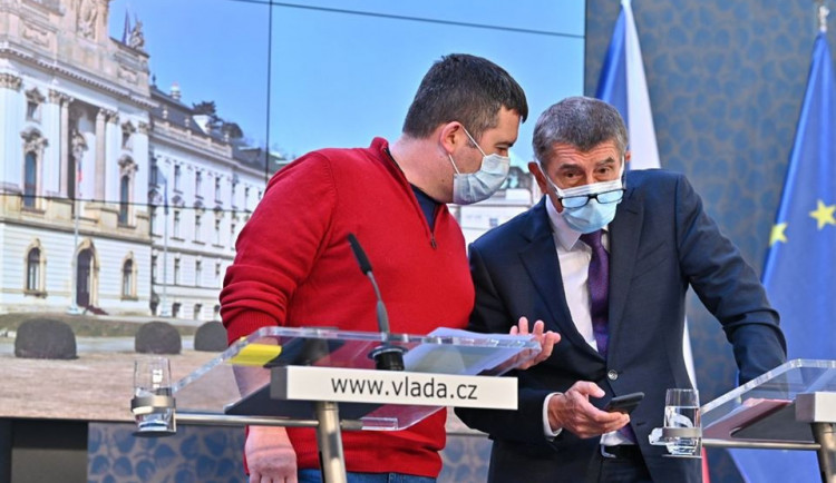 Vicepremiér Jan Hamáček se nakazil koronavirem