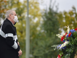 FOTO: Politici připomněli vznik státu položením věnců na Vítkově