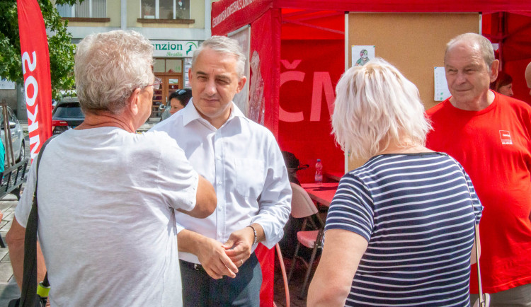 Středula: Některé firmy zakazují zaměstnancům trasování