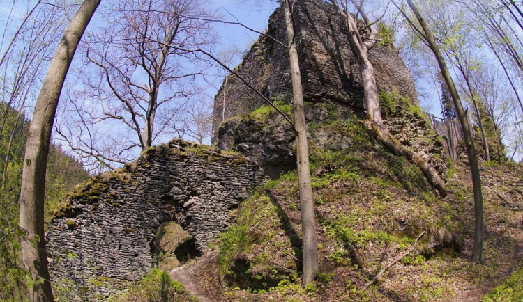 TIP NA VÝLET: Zřícenina Návarov a údolí Kamenice nabízí výhledy i klid