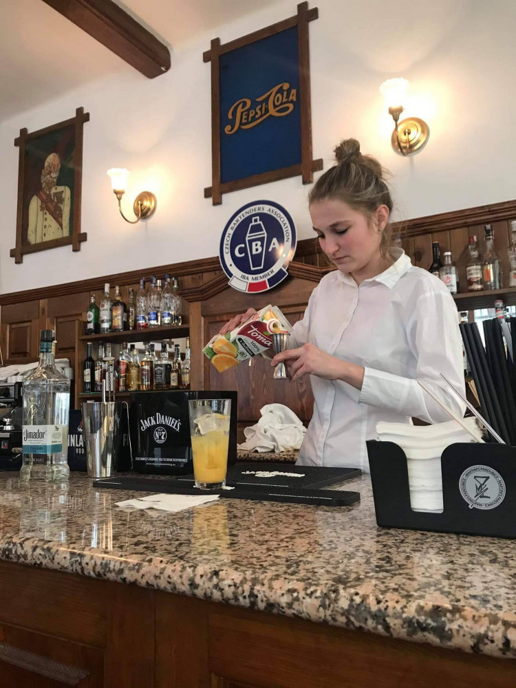 Jako učit dítě jezdit na kole bez toho, že ho na něj posadíte, komentují distanční výuku učiliště