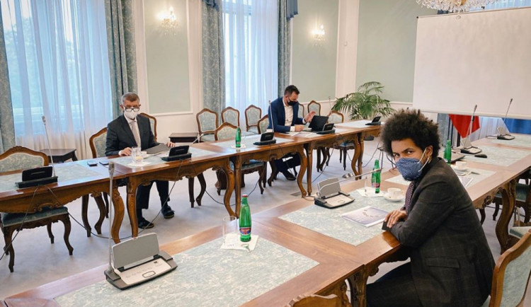 Začal fungovat web, který má srozumitelně informovat o koronaviru