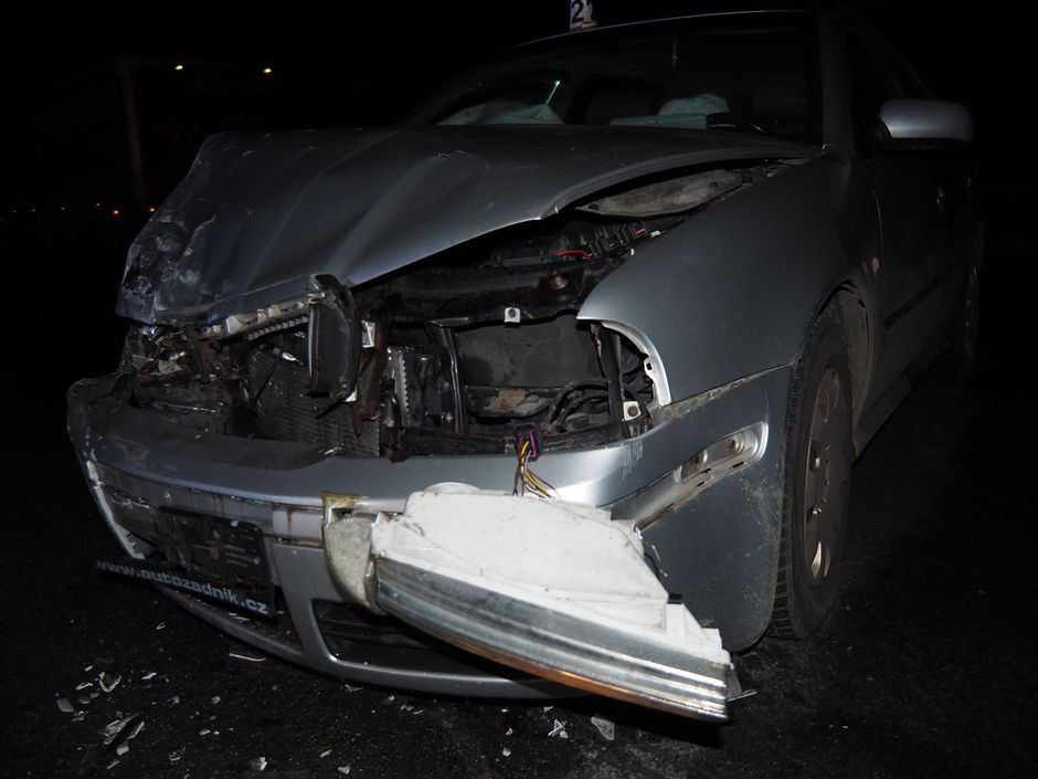 Na křižovatce u Zábřehu se srazili dvě auta