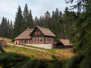 Jizerskohorská roubenka se dočkala uznání. Liščí bouda získala ocenění Patria Nostra