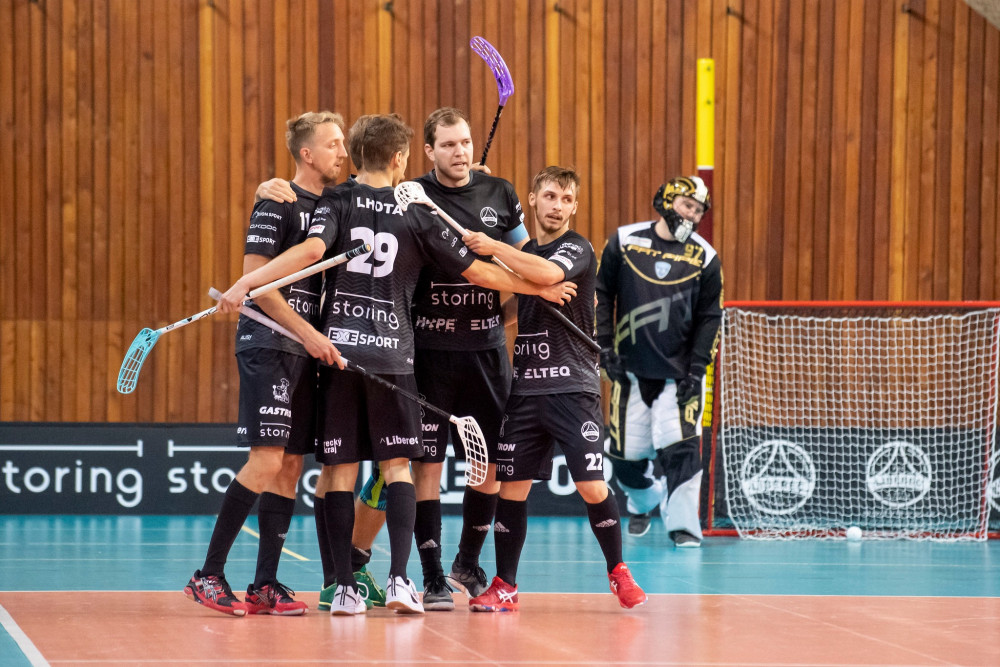 Florbalisté zvládli restart nejvyšší soutěže. V Otrokovicích otočili a berou výhru po prodloužení