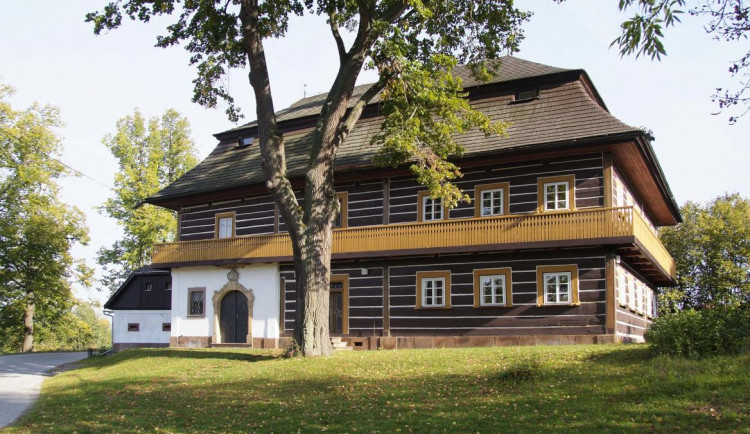 Tuláčkův statek po válce chátral. Díky záchraně ČVUT ještě stojí