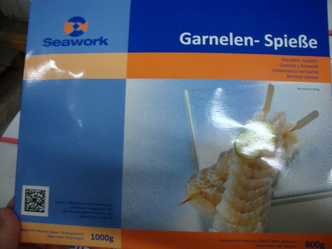 Krevetové špízy obsahovaly vysoké množství antibiotik. Veterináři nařídili stažení produktu z prodeje