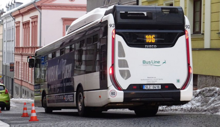 Jablonec od pondělí opět omezí autobusy. Školní linky nevyjedou