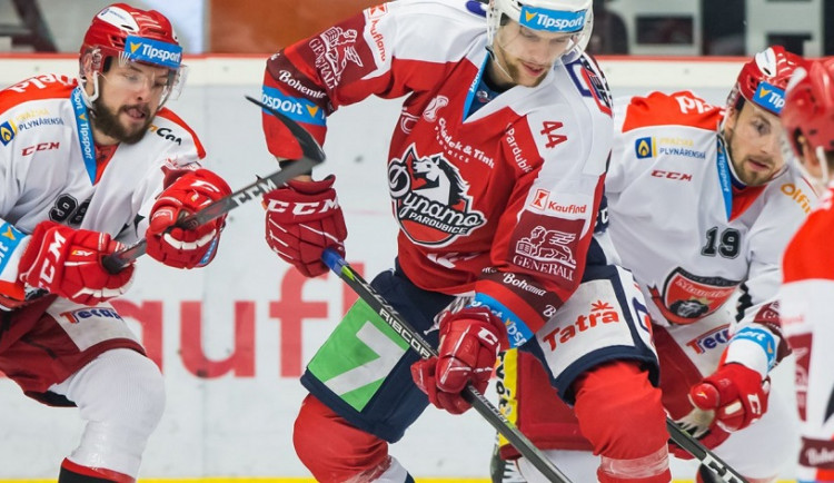 Východočeské derby je tu. Pod Bílou věž přijede odpoledne pardubické Dynamo