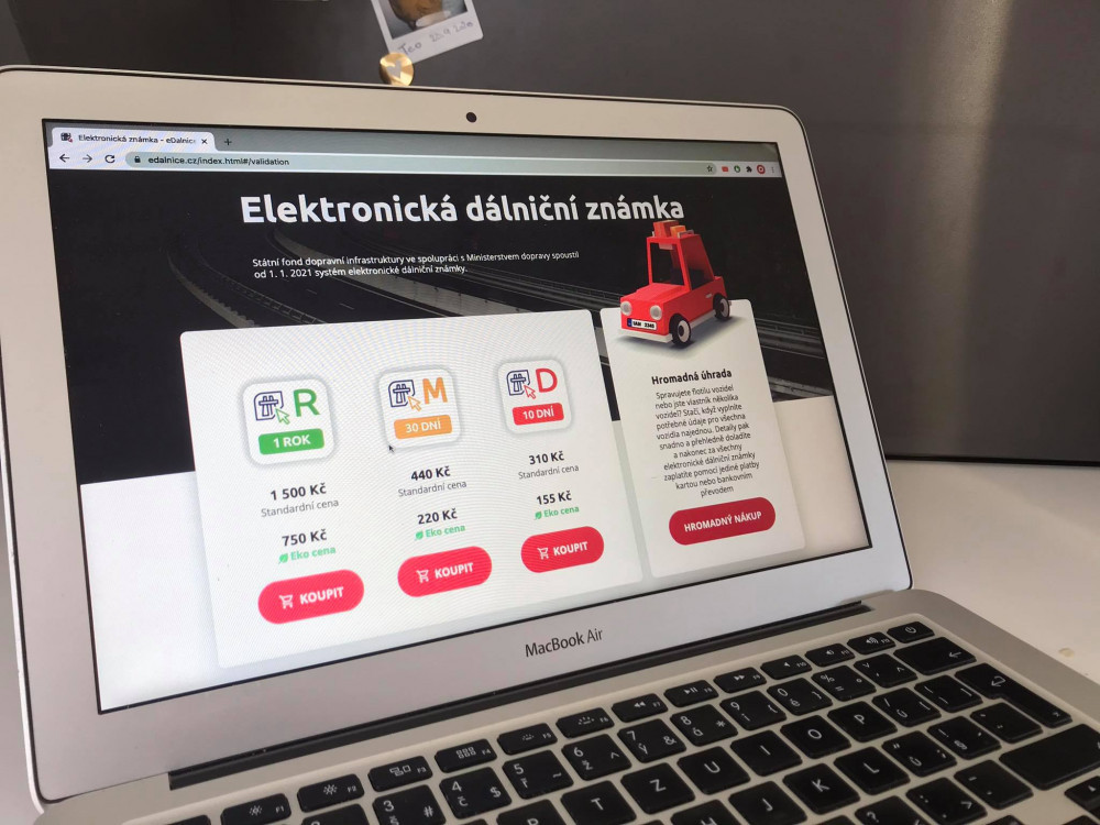 size4-16095014294699-139-nalepovaci-dalnicni-znamky-jsou-minulosti-ode-dneska-se-prodavaji-jen-elektronicke