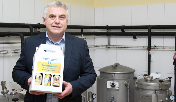 Ve Veselí nad Lužnicí je střední škola, která má mimo jiné vlastní minipivovar či minimlékárnu. Zve na on-line Den otevřených dveří