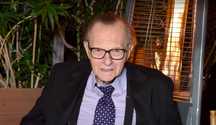 Zemřel legendární americký moderátor Larry King.