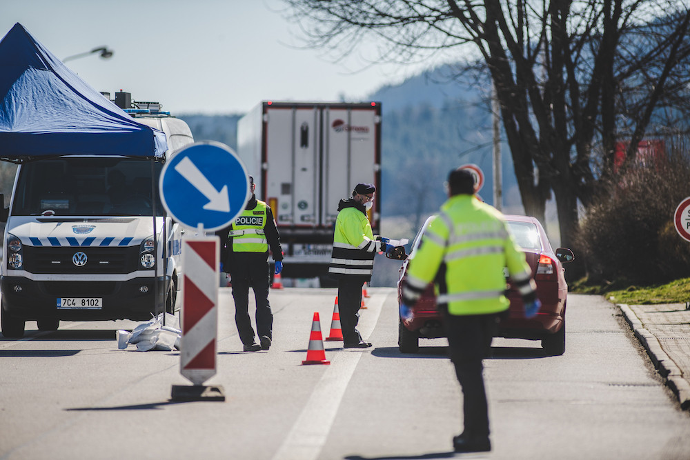 Rakousko ruší výjimky pro pendlery, budou muset doložit test