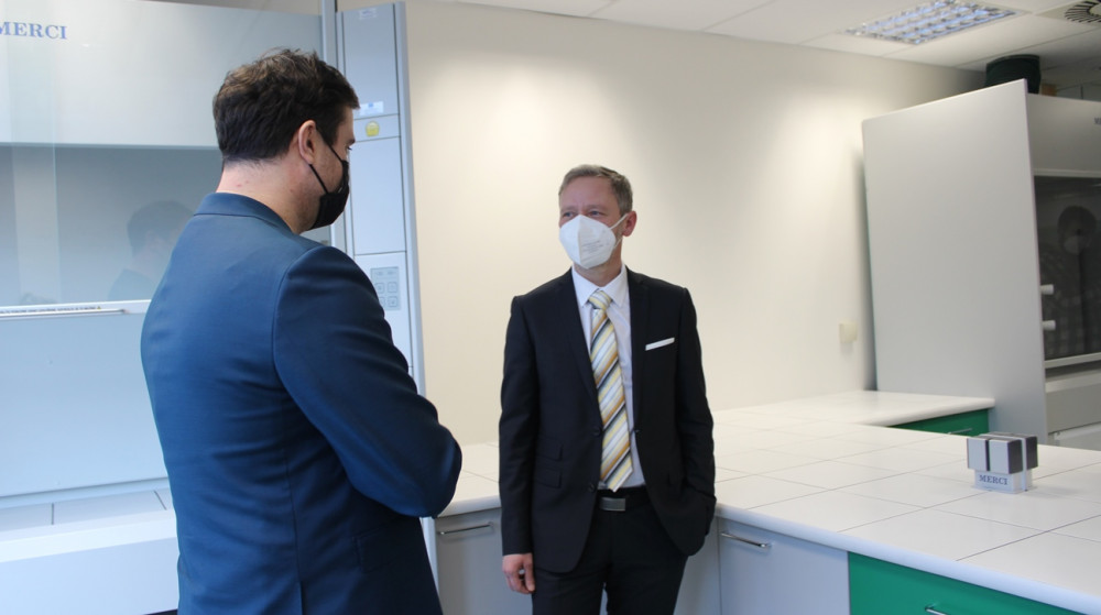 (Zleva) majitel objektu Jakub Klobása s hejtmanem Vysočiny Vítězslavem Schrekem