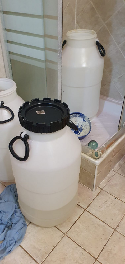 Při vaření pervitinu v bytě došlo k výbuchu. Popáleného vařiče zadrželi kriminalisté