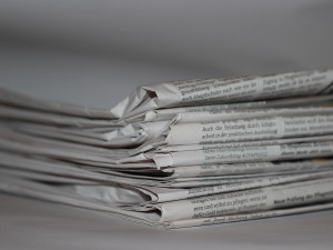 Tisková média loni kvůli krizi přišla o skoro dvě miliardy korun
