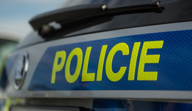 Osmiletý kluk se pohádal s maminkou a odešel z domova. Hledala ho policie