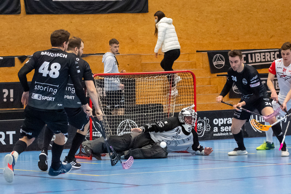 Důležité vítězství. Florbalisté porazili Pardubice a drží naději na play off