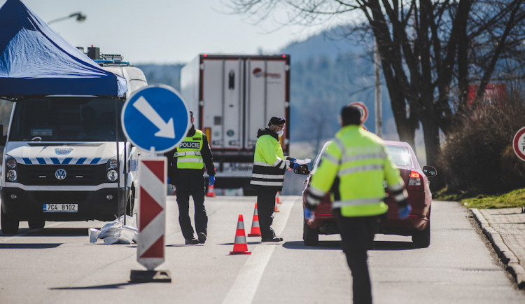 Omezení pohybu přehledně: Kde najdete potvrzení o služební cestě a kam můžete bez obav vyrazit?