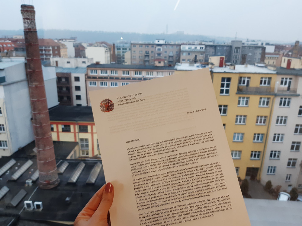 Politici napsali Pražanům dopis. Vyjadřují v něm podporu a vděk