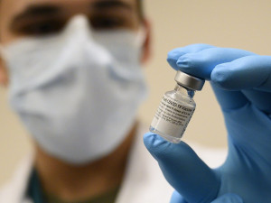 Za týden přibyla tři podezření na úmrtí po očkování proti covidu