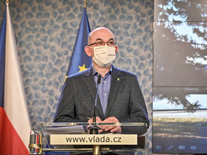 Blatný: V Česku se podal víc než milion dávek vakcín proti covidu