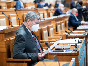 Senát odmítl povinný podíl českých potravin v obchodech. Schválení by mohlo znamenat žalobu