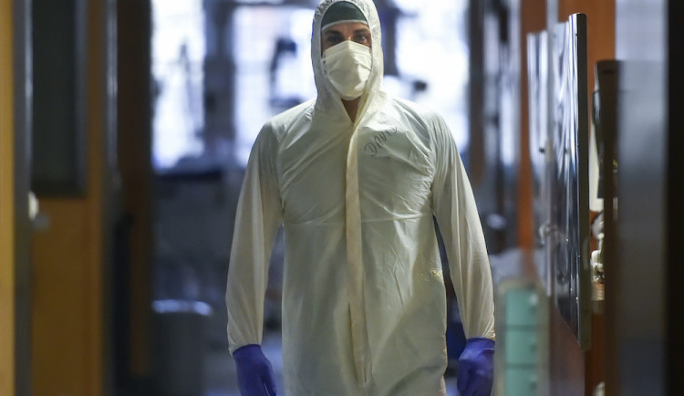 Ve znojemské nemocnic pečuje o pacienty s covidem muž roku.