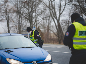 Ministerstvo dopravy plánuje změnu bodového systému, neplatičům pokut bude policie zabavovat značky