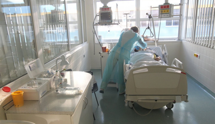 Březen v počtu obětí covidu už překonal dosud nejtragičtější listopad