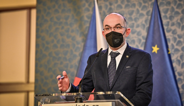 Blatný: Do konce stavu nouze mají platit všechny restrikce