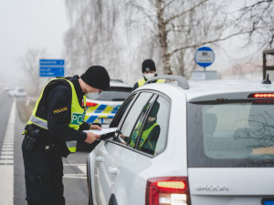 Setkávání maximálně dvou lidí? Policie nebude dodržování vládního nařízení kontrolovat